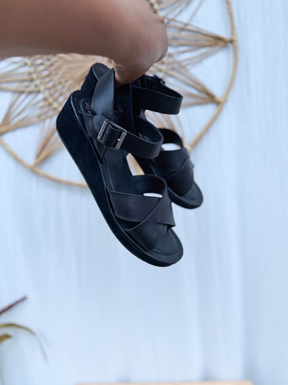 Kork-Ease Black Leather Myrna Comfort Wedge Sandal Ma Strappy Women’s Sz 9